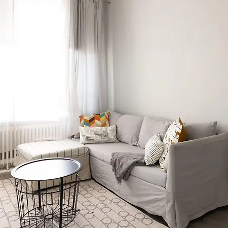 --2ndhomes Modern & 1br Floor Home--