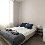 --2ndhomes Modern & 1br Floor Home-- Appartamento