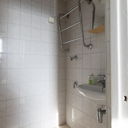 --2ndhomes Modern & 1br Floor Home-- *